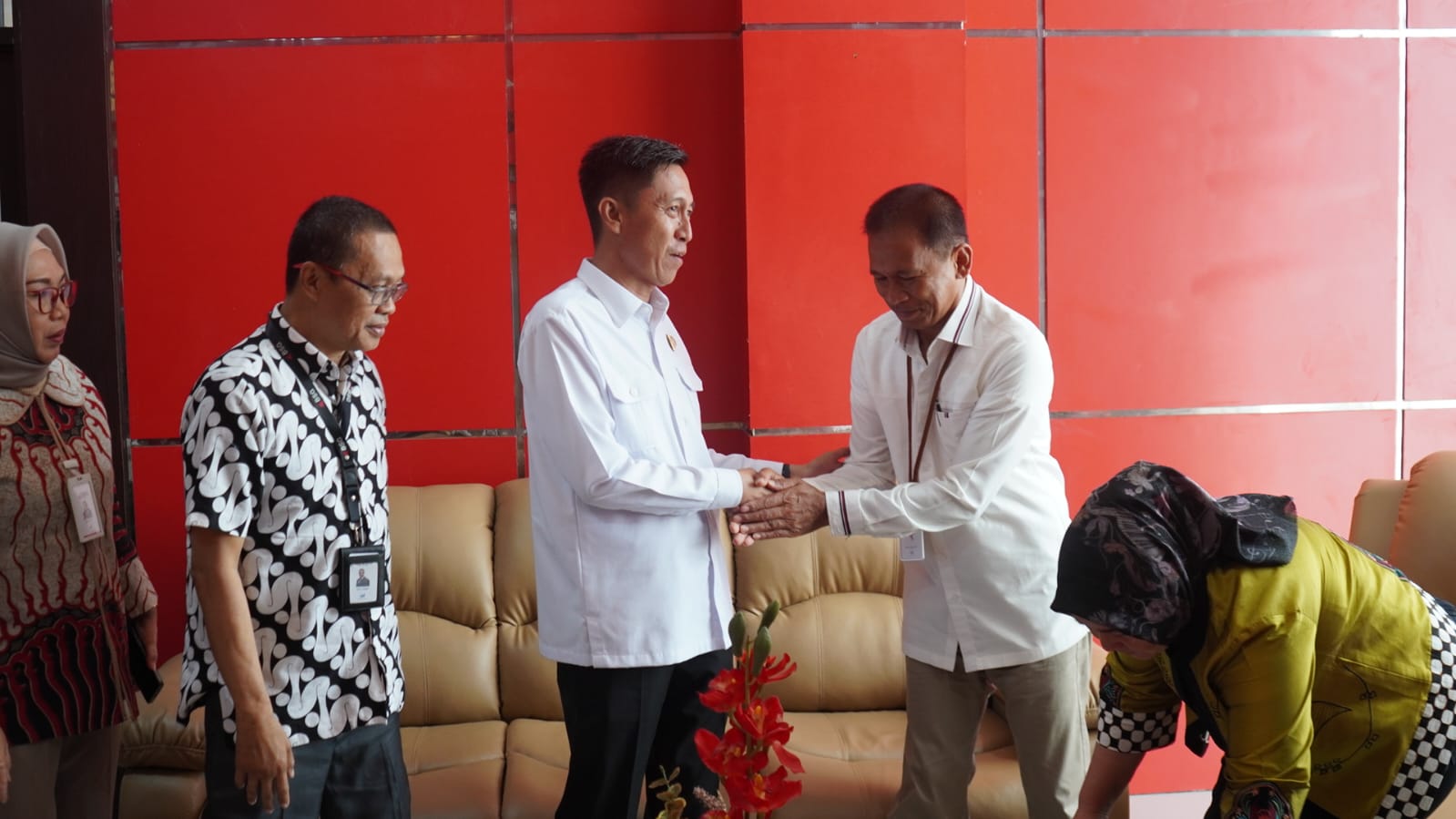 Uyda hech kim bolmaganda uy jinsiy aloqa Uzoq klitoris bilan sikish